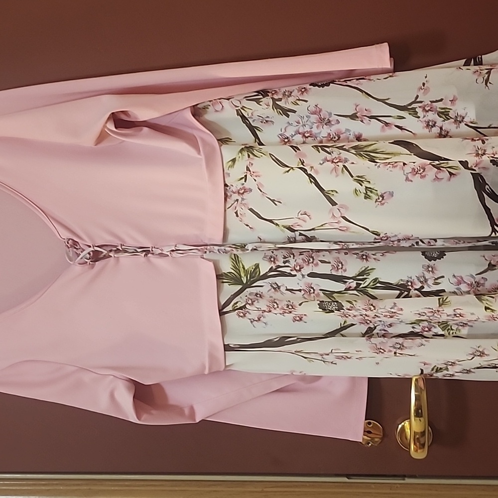 Dress - Picture 2 of 9